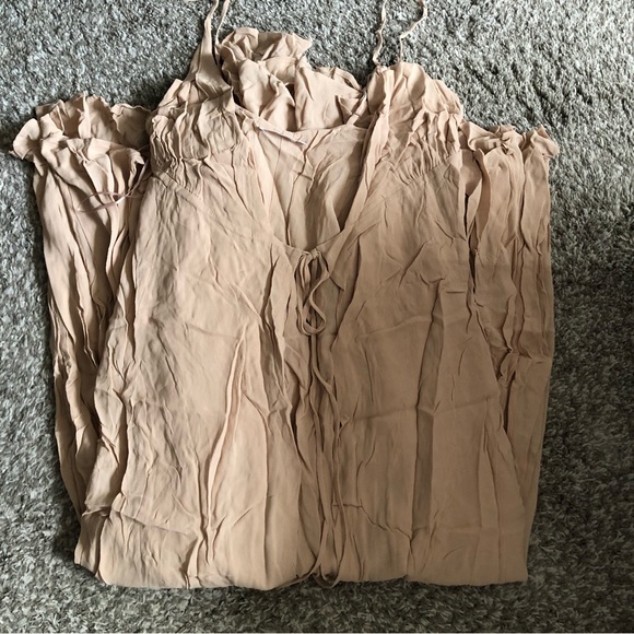 ✨ SALE✨ Reformation Callalily Dress - Champagne - Picture 5 of 8